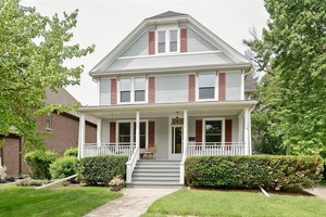 photo 1 of 178 S Kenilworth Ave, Elmhurst, IL 60126