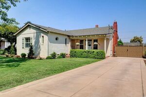 photo 1 of 2120 7th St, Sanger, CA 93657