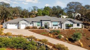 photo 1 of 6424 Caddie Ct, Auburn, CA 95602