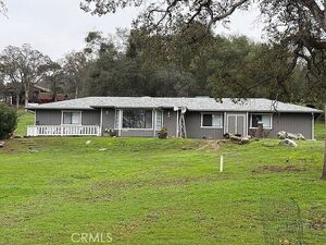 photo 1 of 30717 Seminole Dr, Coarsegold, CA 93614