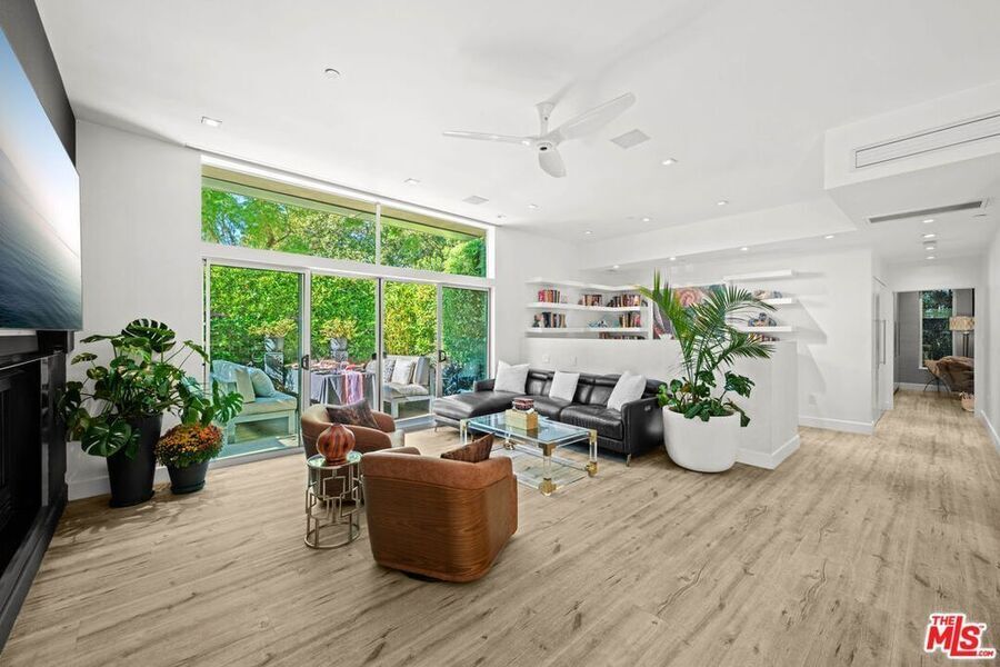 photo 1 of 1250 N. Harper Ave. Unit 401 West Hollywood CA 90046