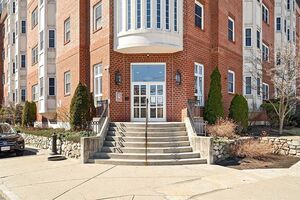 photo 1 of 120 Wyllis Ave Unit 103, Everett, MA 02149