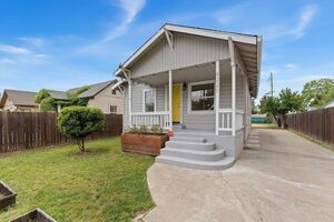 photo 1 of 4220 33rd St, Sacramento, CA 95820