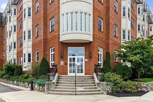 photo 1 of 120 Wyllis Ave Unit 403, Everett, MA 02149