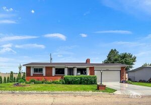 photo 1 of 2209 Terrace Dr, Caldwell, ID 83605