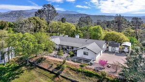 photo 1 of 33867 Jennifer Ct, Coarsegold, CA 93614