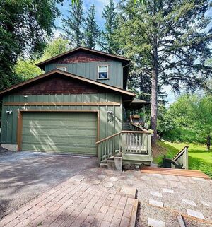 photo 1 of 957 SW Fellows St, McMinnville, OR 97128