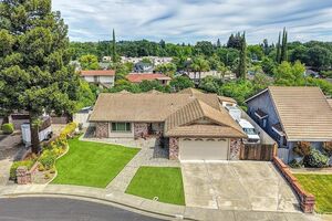 photo 1 of 142 Hillview Dr, Vacaville, CA 95688