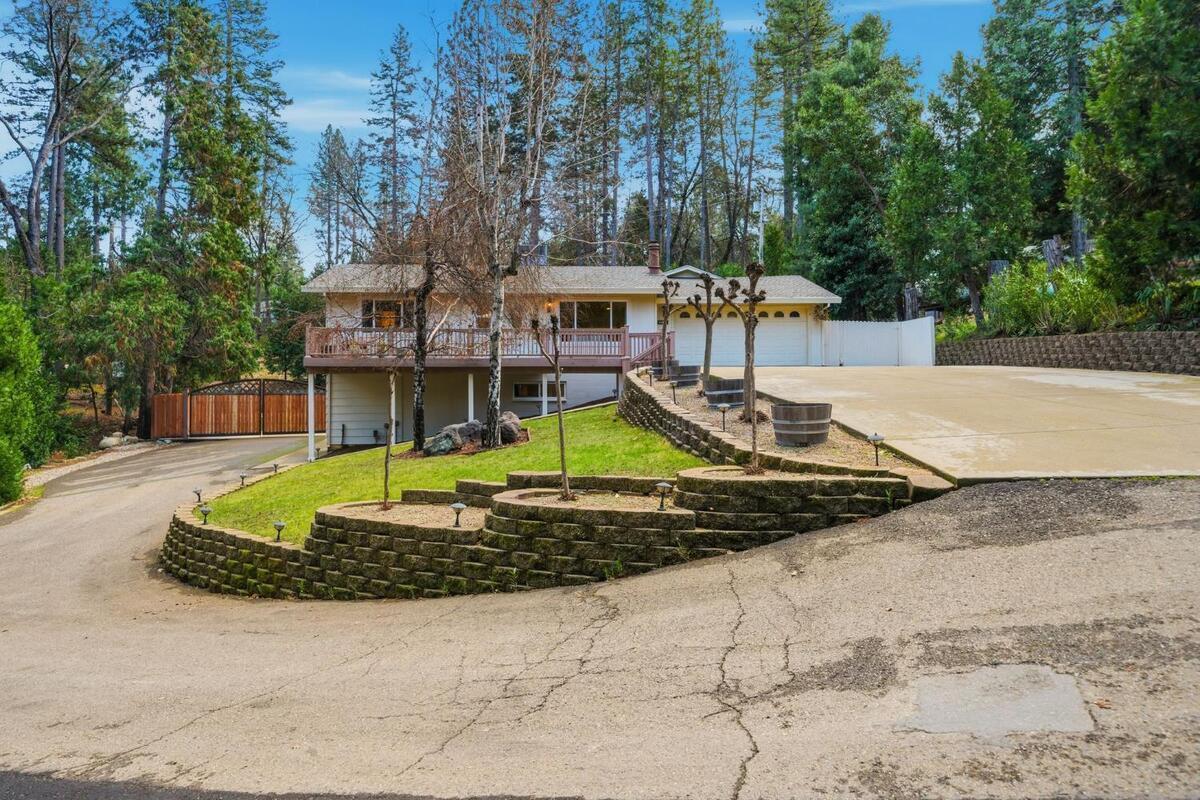 photo 1 of 12880 Tabeau Court, Pine Grove, CA 95665