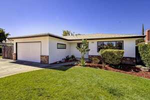 photo 1 of 514 W San Gabriel Ave, Clovis, CA 93612