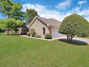 photo 1 of 1815 Newport Rd, Weatherford, TX 76086