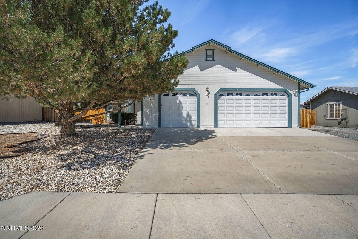 photo 1 of 1419 Rosy Finch Dr, Sparks, NV 89441