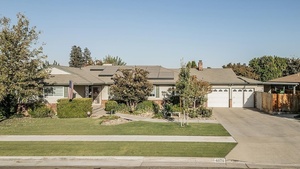 photo 1 of 6076 N Spalding Ave, Fresno, CA 93710