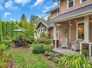 photo 1 of 160 6th Avenue SE, Issaquah, WA 98027
