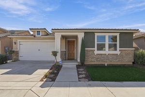 photo 1 of 3878 Mecca, Clovis, CA 93619