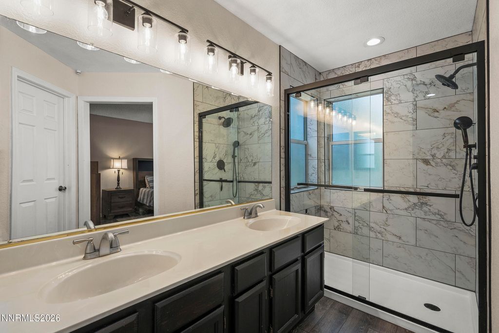 Photo #6
