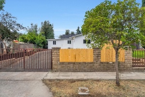 photo 1 of 175 W Pinedale Ave, Pinedale, CA 93650