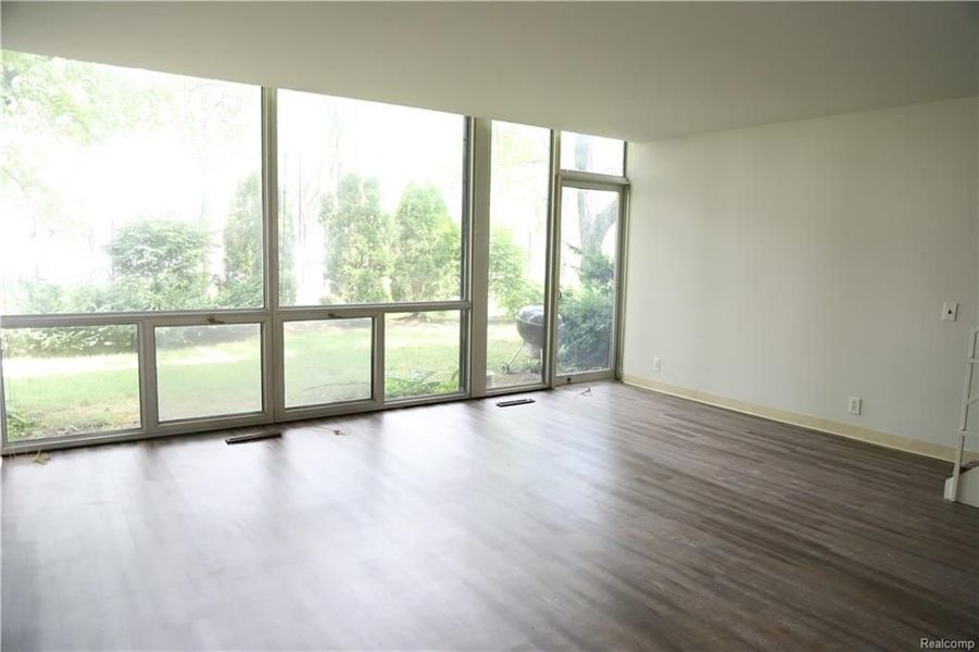 Photo #2