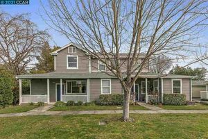 photo 1 of 822 3rd St W, Sonoma, CA 95476