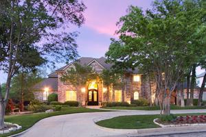 photo 1 of 2416 River Rock Cir, Arlington TX 76006